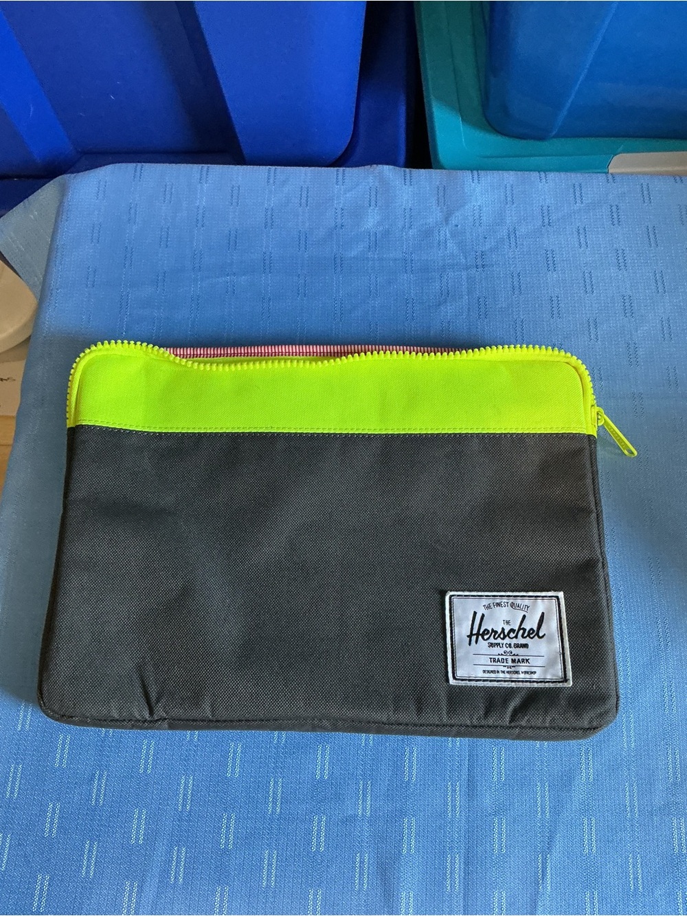 Herschel Supply Company Two-Tone IPAD CASE Zip Pouch in Neon Yellow & Charcoal